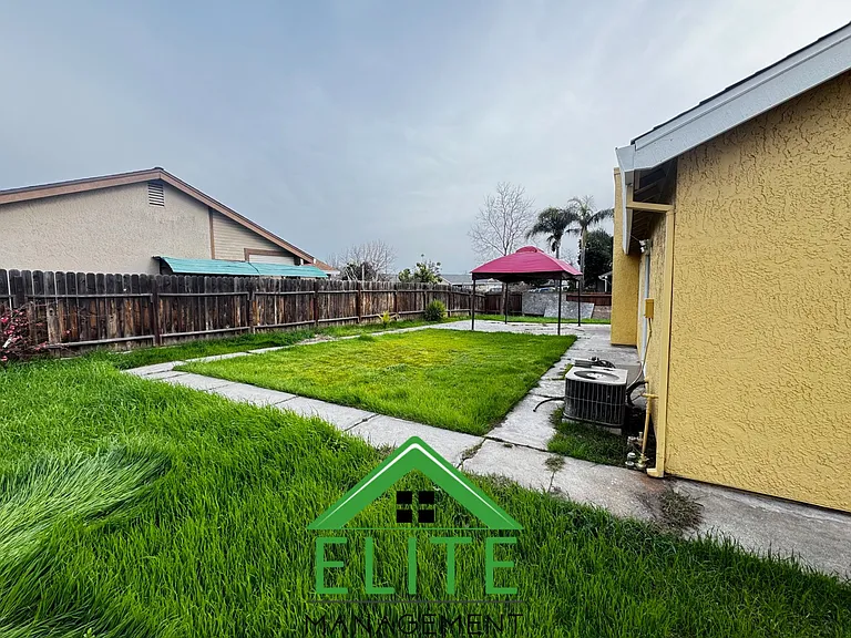8455 Auberry Rd — Photo 10