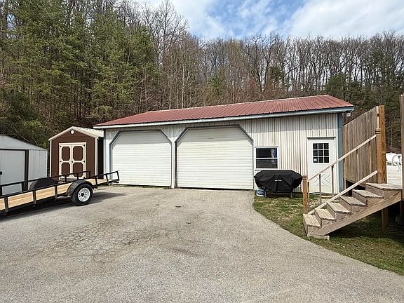 3rd image of 504 Romans Rd