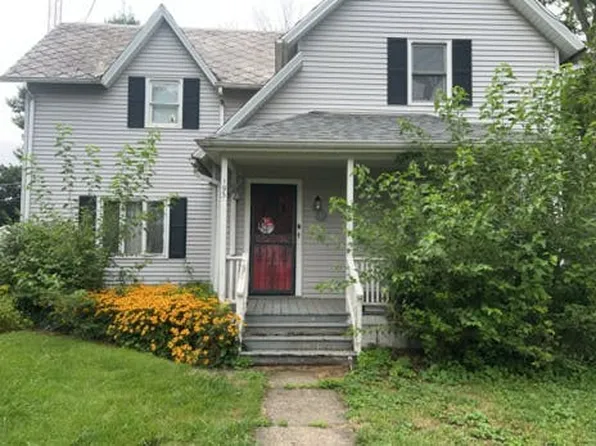 193 N Oak St, Herscher, IL 60941