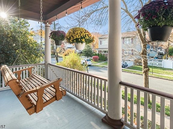 3rd image of 262 Waverly Pl