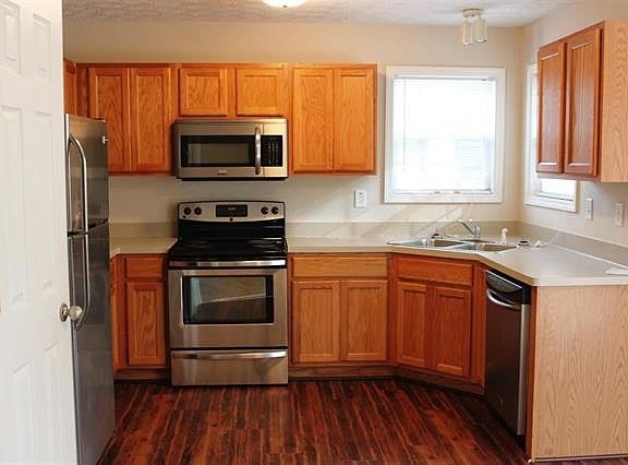4th image of 376 E River Bend Dr