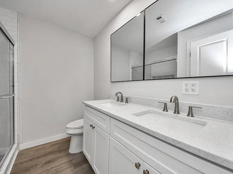 302 County Park Dr — Photo 15