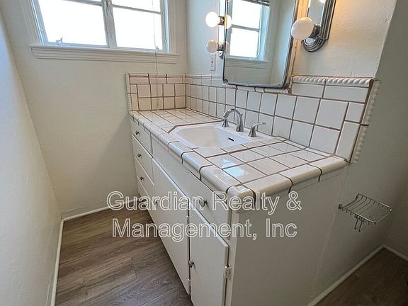5th image of 535 W Edgemont Ave