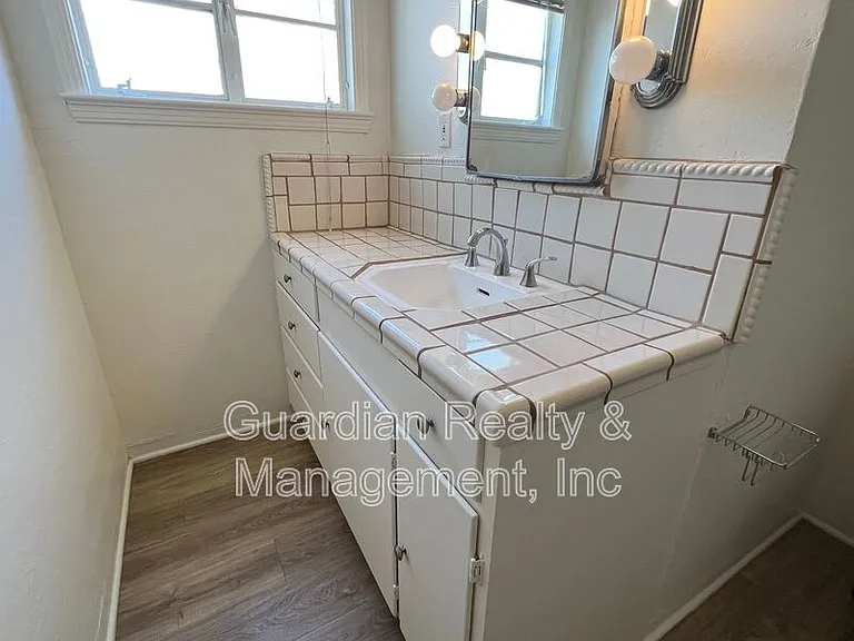 535 W Edgemont Ave — Photo 6