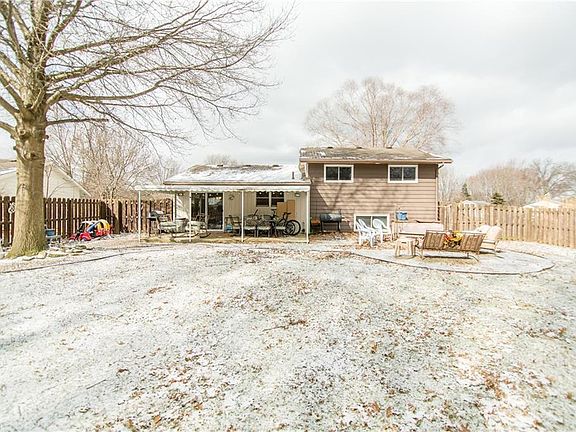3rd image of 7281 Wil Lou Ln
