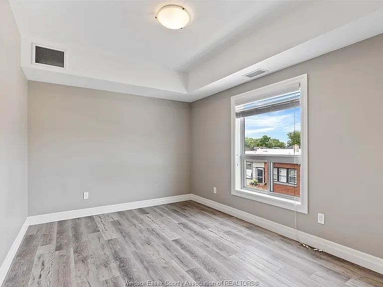 955 Ouellette Ave #205 — Photo 11