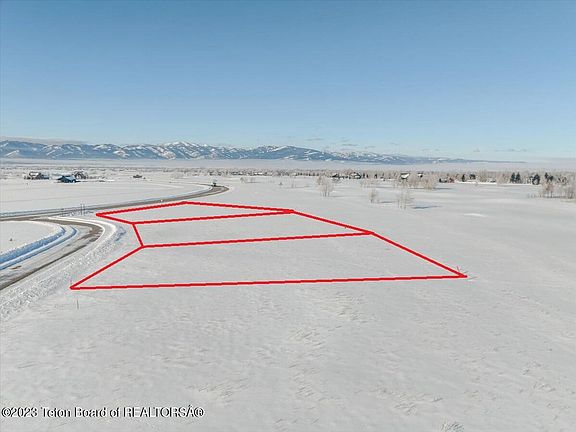 2nd image of 326-346 366 Royal Elk Cir
