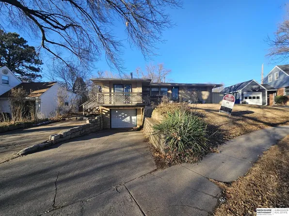 2126 Kessler Cir, Lincoln, NE 68502