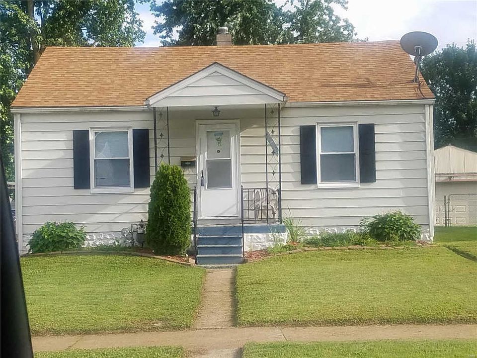 1st image of 2640 E 28th St