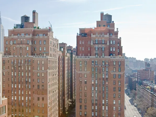 470 West 24th Street