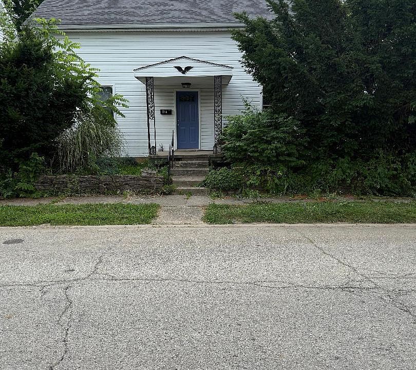 1st image of 611 N Russell St