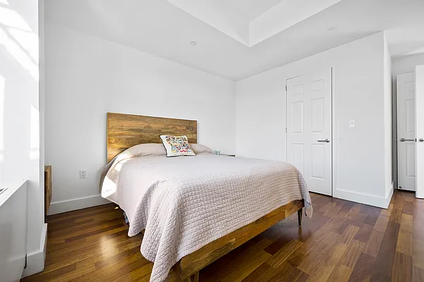 Sold by Nest Seekers International | media 8