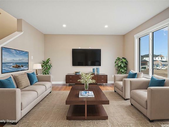3rd image of 3048 Dumont Way