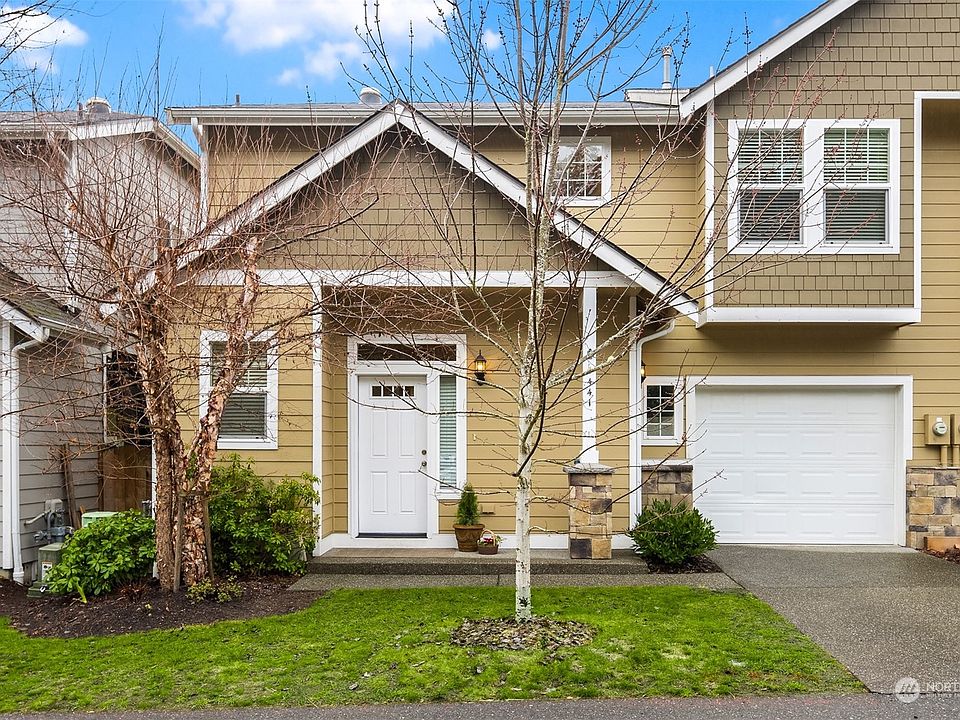 1st image of 1441 NE Odessa Way