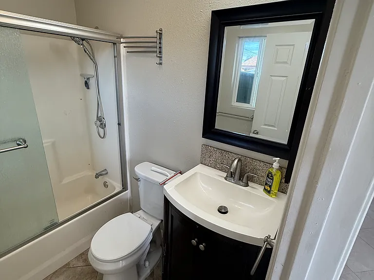 Guest Bathroom (shared)