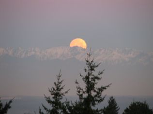 6055 35th Ave SW APT 105, Seattle, WA 98126