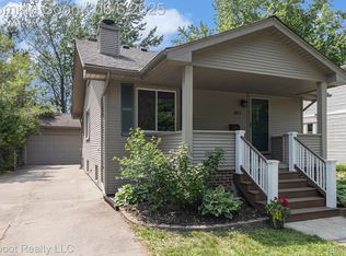 617 Hilldale Dr, Royal Oak, MI 48067
