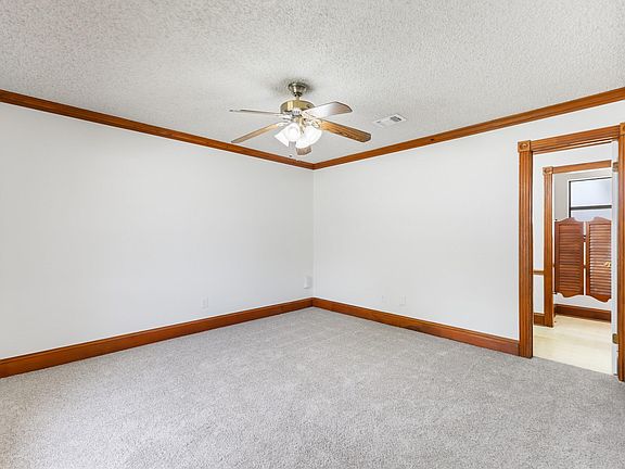 5th image of 3002 El Camino St