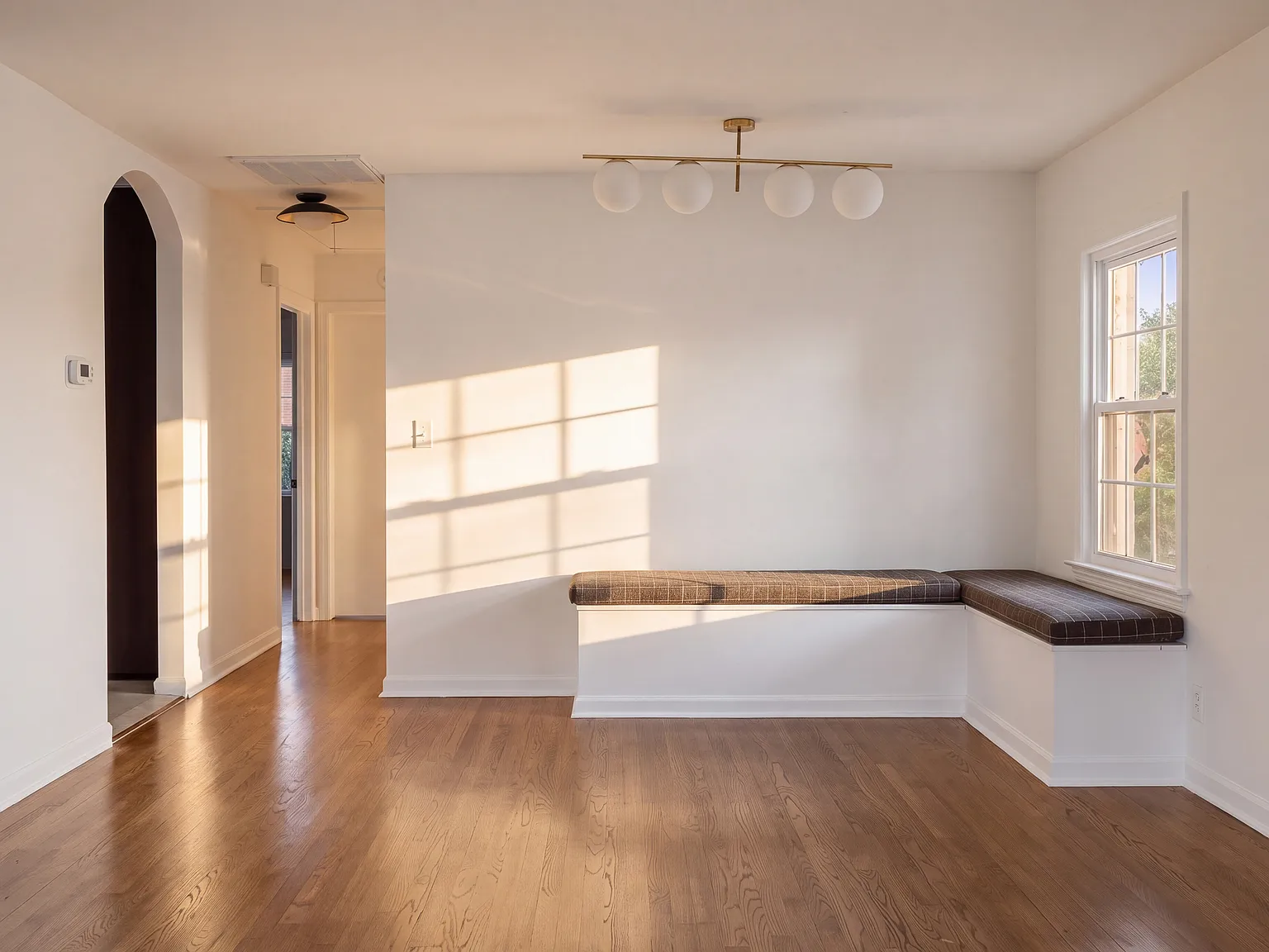 2 bed, 1161 sqft, $3,900 — Photo 4