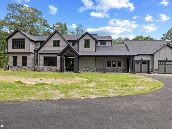 7962 Frances Ln, Pasadena, MD 21122