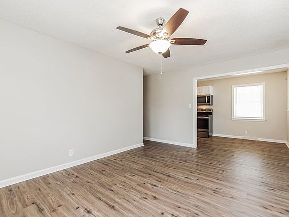 3rd image of 304 S Benjamine St