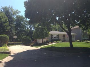 1135 Howard St, Wheaton, IL 60187