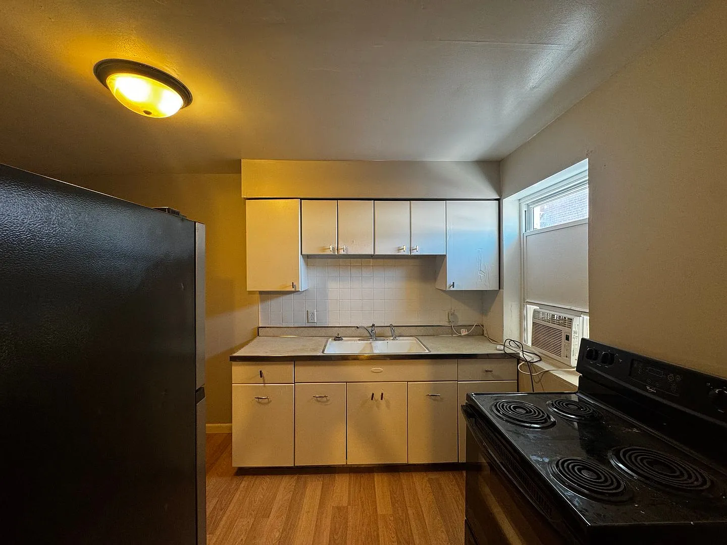 110 E. Illinois — Photo 3