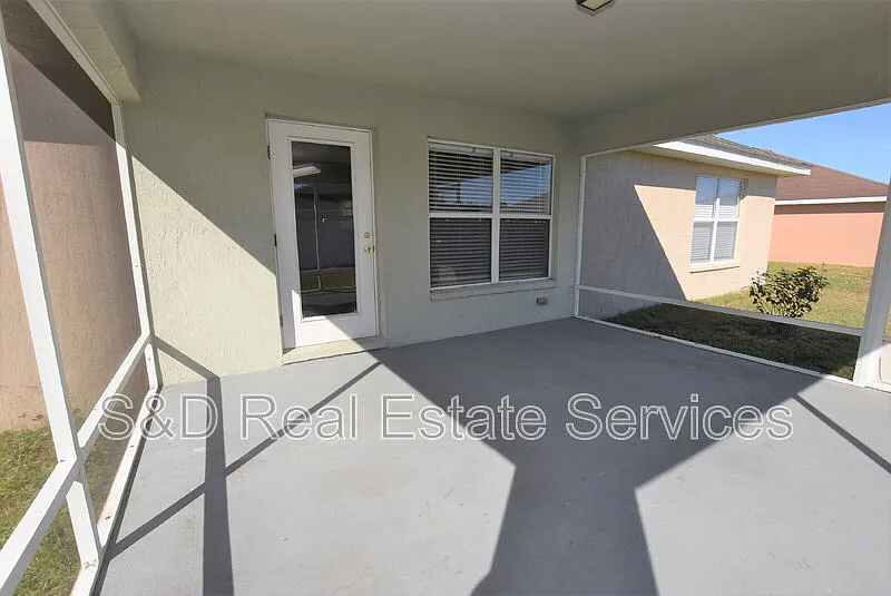 4 bed, 2.0 bath, 1934 sqft, $2,200 — Photo 4