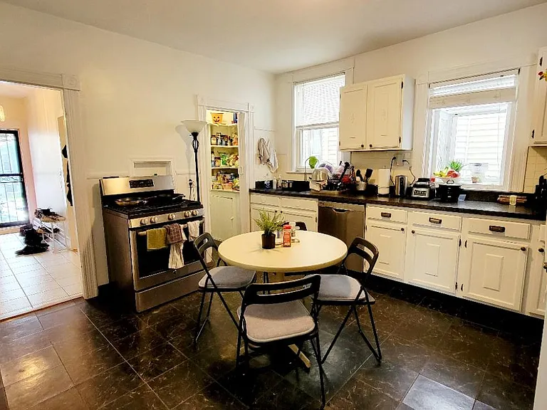 10 Hardwick St #1 — Photo 2