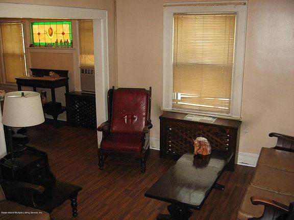 5th image of 8 Coursen Ct