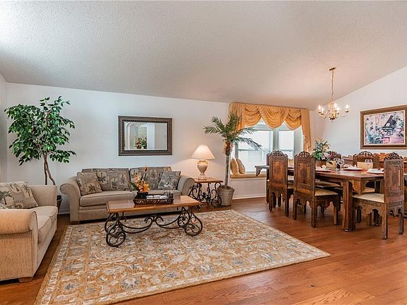 2nd image of 3122 Montserrat Way