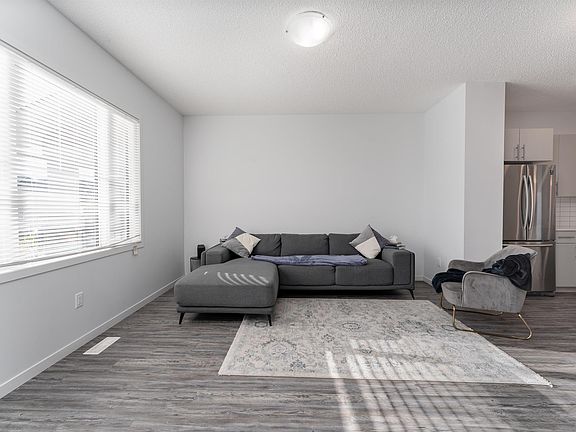 3rd image of 577 Ebbers Way NW