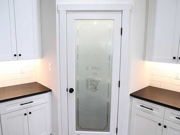 5th image of 114 Waughs Landing Dr