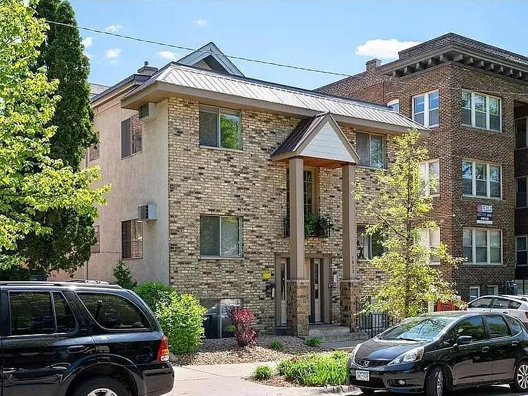 1917 Emerson Ave S #1 — Photo 6