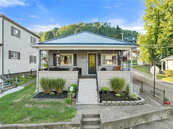 1313 N 7th St, Martins Ferry, OH 43935