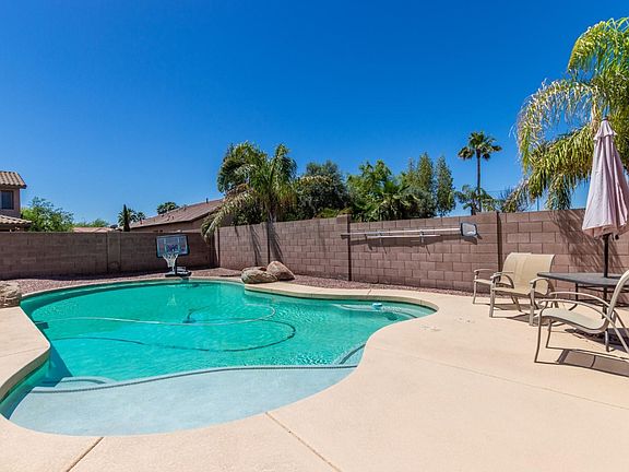 Large Fenced Play Pool