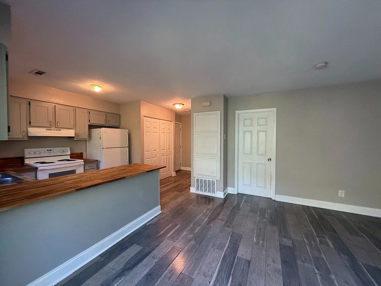 1 bed, 1.0 bath, $1,100 — Photo 4