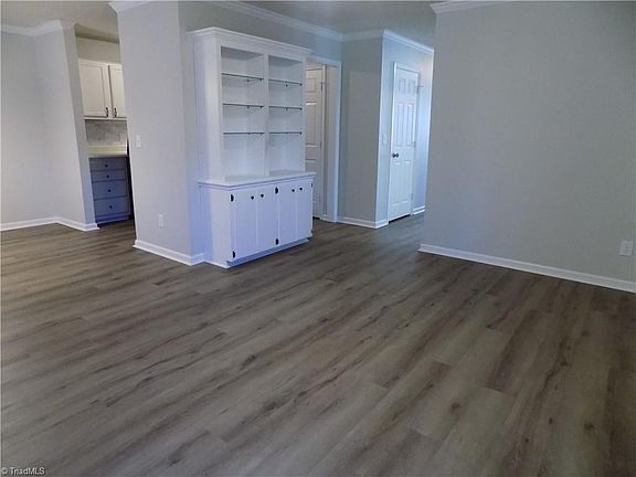 5th image of 731 Shelby Dr APT D