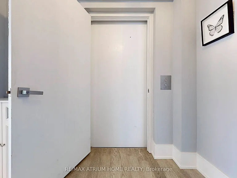 1 Gloucester St #715 — Photo 3