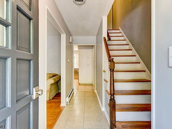 5th image of 141 Hillside Ave