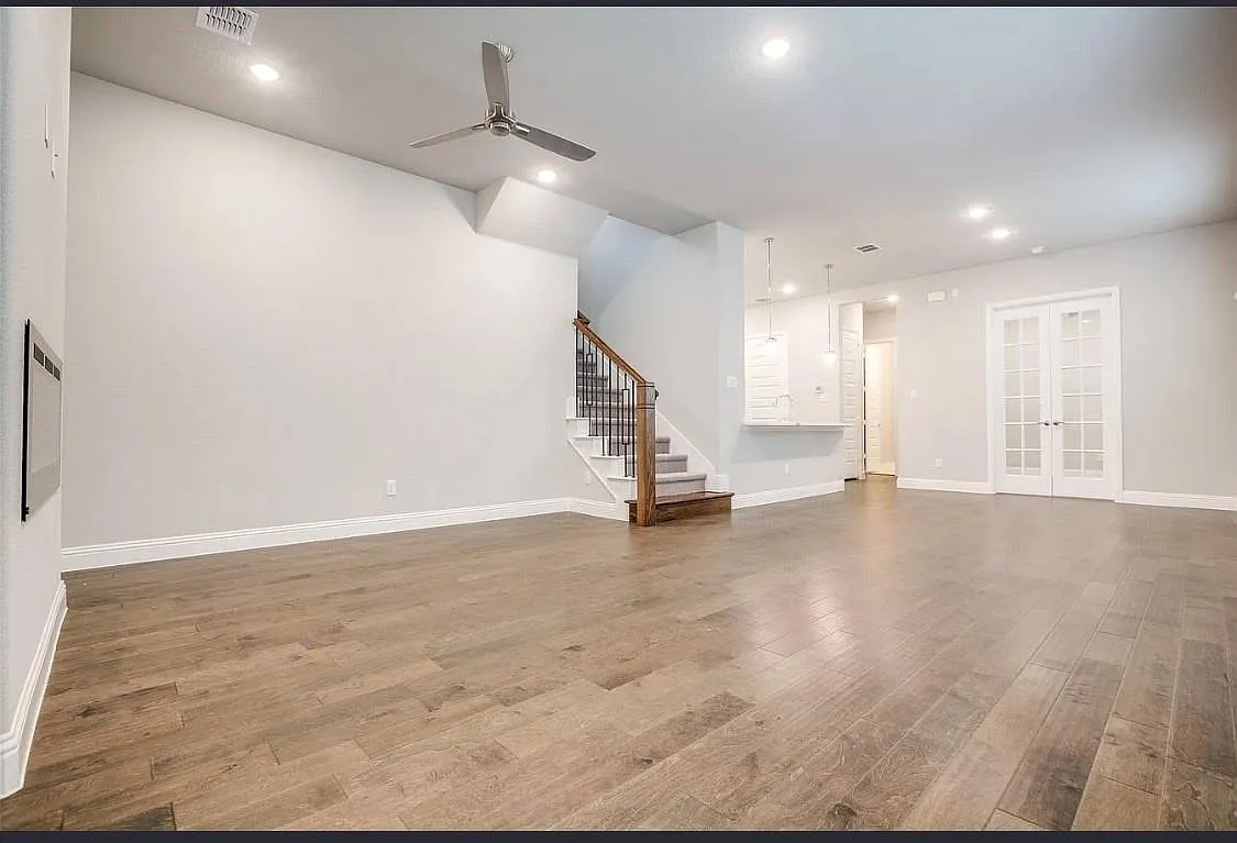 4 bed, 2.5 bath, 2159 sqft, $3,600 — Photo 2