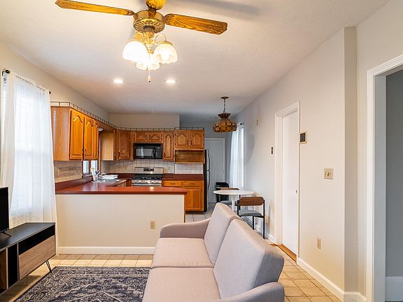 3rd image of 88 Glen St #1668