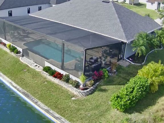 4th image of 404 NE 9th St