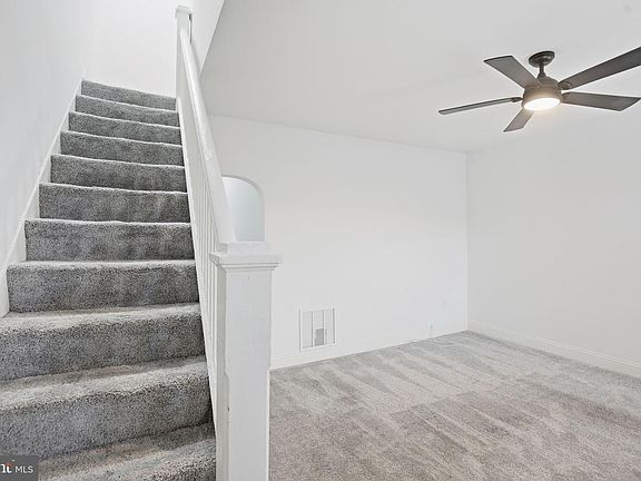 2nd image of 3330 Ravenwood Ave