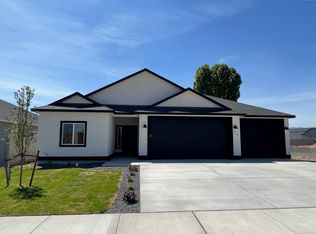 214 Schrute Rd, Prosser, WA 99350