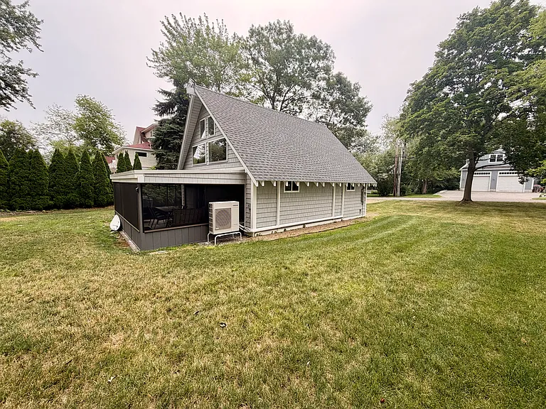 50 Briar Rd — Photo 24
