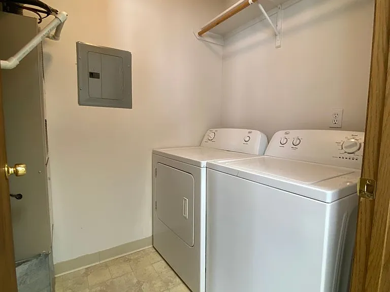 145 N 18th E #G27 — Photo 12