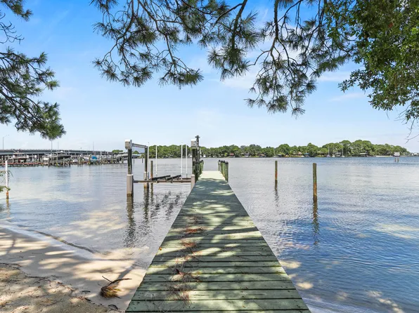 53 Yacht Club Dr NE Unit 2, Fort Walton Beach, FL 32548