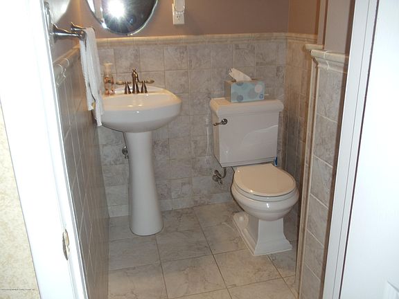 5th image of 476 Winchester Ave