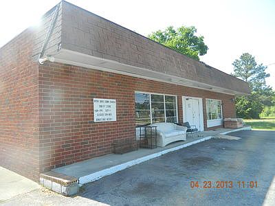 2nd image of 3588 Peach Orchard Rd